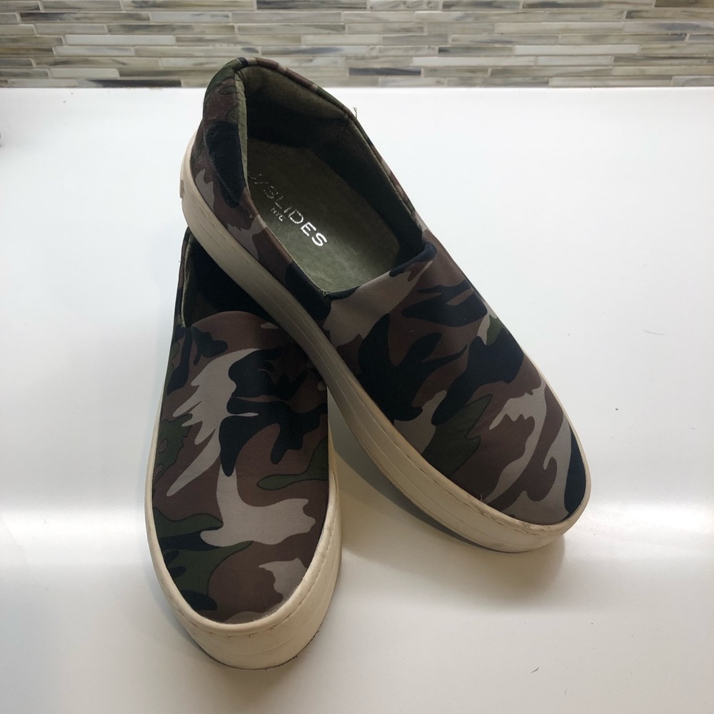 J/Slides “Harry” Slip on Camo shoes